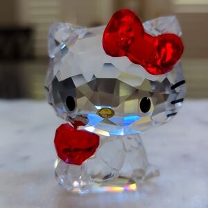 Swarovski Hello Kitty red bow/apple figurine